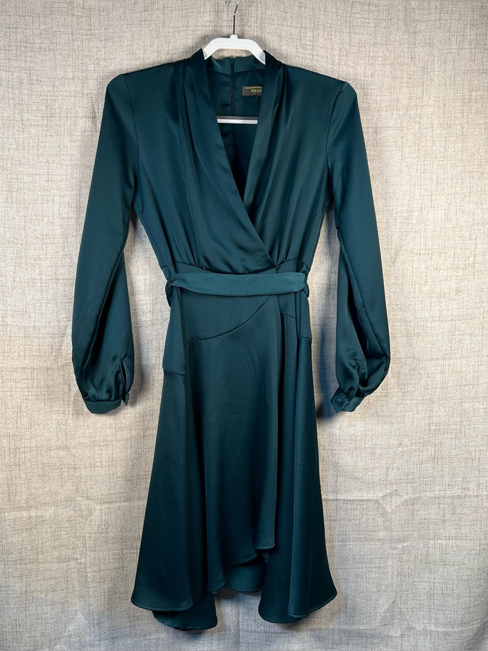 Melonie Dress Long Sleeve Satin Emerald Green NWT Crossover V Neck Women's 2